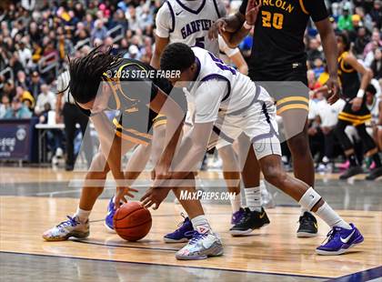 Thumbnail 1 in Lincoln @ Garfield (WIAA State 3A 2nd Round) photogallery.