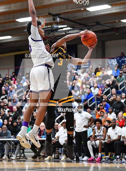 Thumbnail 3 in Lincoln @ Garfield (WIAA State 3A 2nd Round) photogallery.