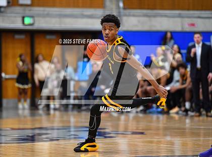 Thumbnail 2 in Lincoln @ Garfield (WIAA State 3A 2nd Round) photogallery.