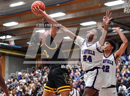Thumbnail 1 in Lincoln @ Garfield (WIAA State 3A 2nd Round) photogallery.