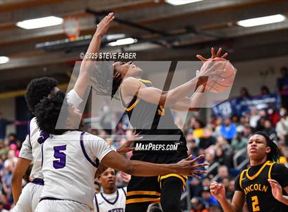 Thumbnail 1 in Lincoln @ Garfield (WIAA State 3A 2nd Round) photogallery.