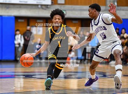 Thumbnail 1 in Lincoln @ Garfield (WIAA State 3A 2nd Round) photogallery.