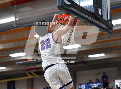 Thumbnail 2 in Lincoln @ Garfield (WIAA State 3A 2nd Round) photogallery.