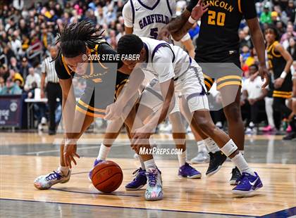 Thumbnail 3 in Lincoln @ Garfield (WIAA State 3A 2nd Round) photogallery.