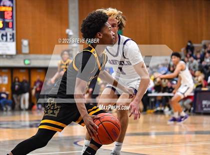Thumbnail 1 in Lincoln @ Garfield (WIAA State 3A 2nd Round) photogallery.