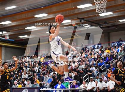 Thumbnail 1 in Lincoln @ Garfield (WIAA State 3A 2nd Round) photogallery.