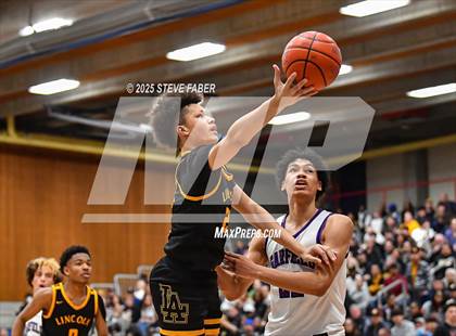 Thumbnail 1 in Lincoln @ Garfield (WIAA State 3A 2nd Round) photogallery.