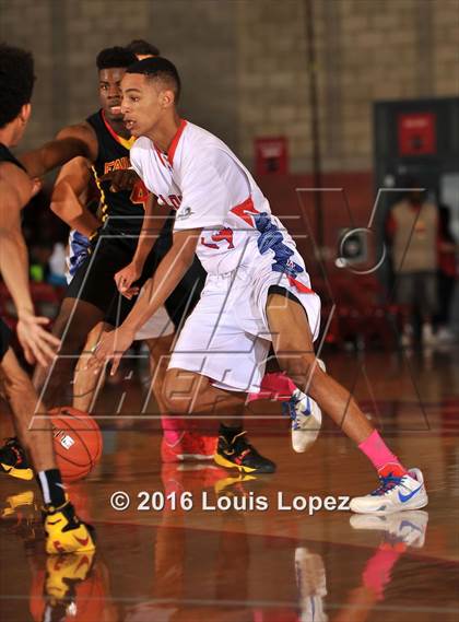 Thumbnail 3 in Los Alamitos vs. Fairfax (Nike Extravaganza) photogallery.