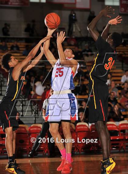 Thumbnail 1 in Los Alamitos vs. Fairfax (Nike Extravaganza) photogallery.
