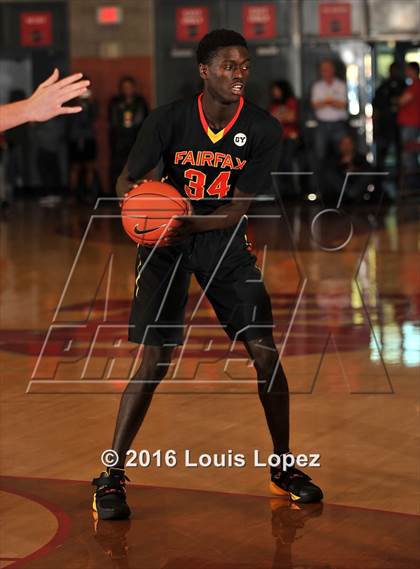 Thumbnail 1 in Los Alamitos vs. Fairfax (Nike Extravaganza) photogallery.