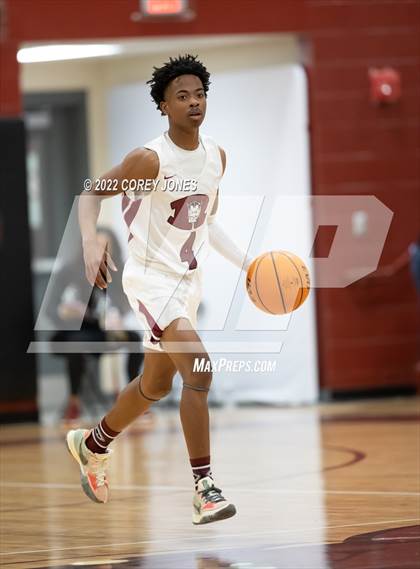 Thumbnail 1 in Veterans vs Warner Robins photogallery.