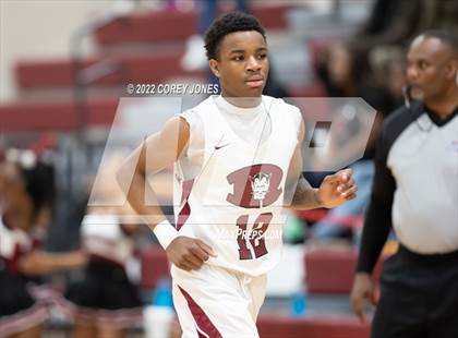 Thumbnail 2 in Veterans vs Warner Robins photogallery.