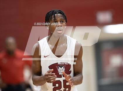 Thumbnail 2 in Veterans vs Warner Robins photogallery.