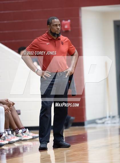 Thumbnail 1 in Veterans vs Warner Robins photogallery.