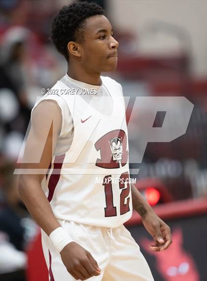 Thumbnail 3 in Veterans vs Warner Robins photogallery.