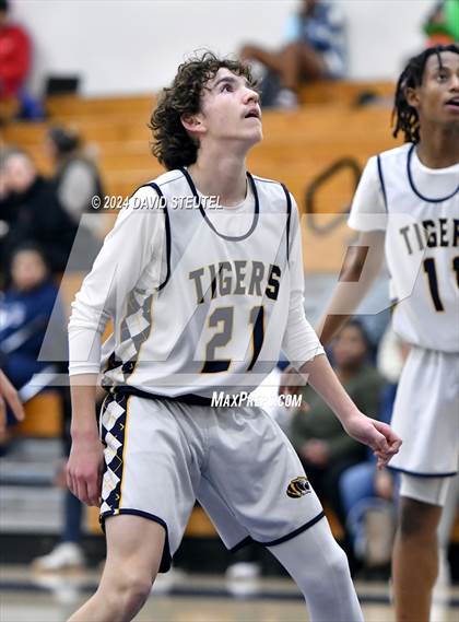 Thumbnail 2 in Woodcreek @ Inderkum photogallery.