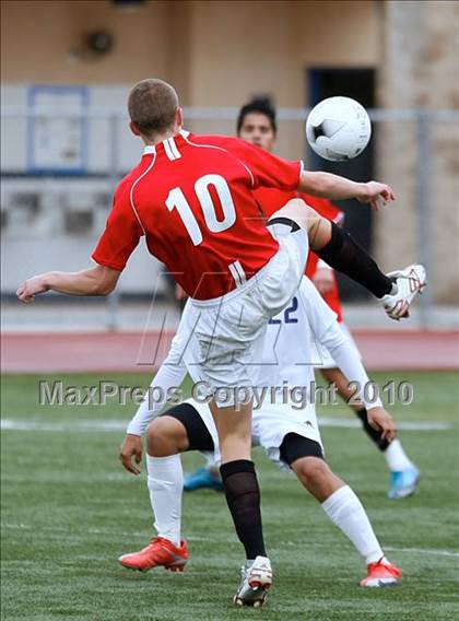 Thumbnail 1 in Mountain View vs. Oak Hills (CIF SS D6 Final) photogallery.