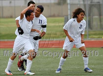 Thumbnail 2 in Mountain View vs. Oak Hills (CIF SS D6 Final) photogallery.