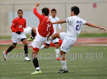 Thumbnail 2 in Mountain View vs. Oak Hills (CIF SS D6 Final) photogallery.