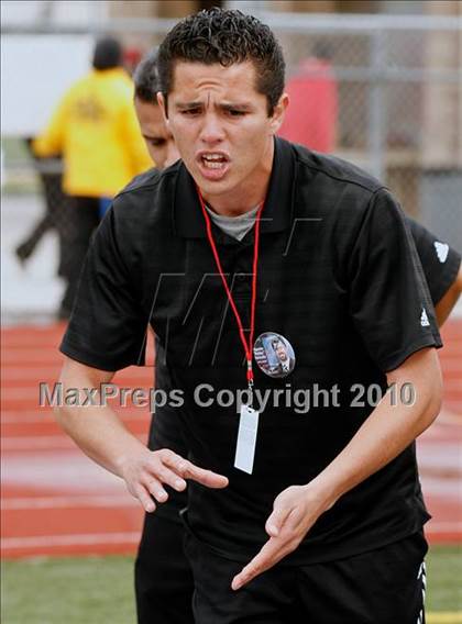 Thumbnail 2 in Mountain View vs. Oak Hills (CIF SS D6 Final) photogallery.