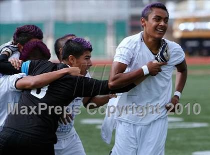 Thumbnail 1 in Mountain View vs. Oak Hills (CIF SS D6 Final) photogallery.