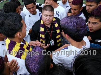 Thumbnail 2 in Mountain View vs. Oak Hills (CIF SS D6 Final) photogallery.