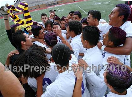 Thumbnail 2 in Mountain View vs. Oak Hills (CIF SS D6 Final) photogallery.