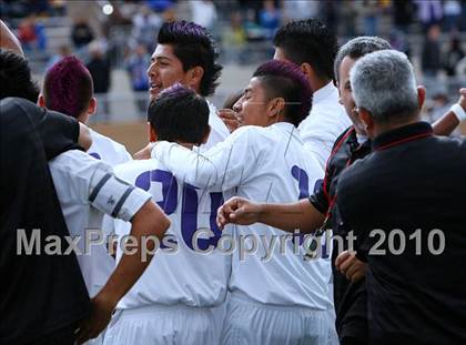 Thumbnail 2 in Mountain View vs. Oak Hills (CIF SS D6 Final) photogallery.