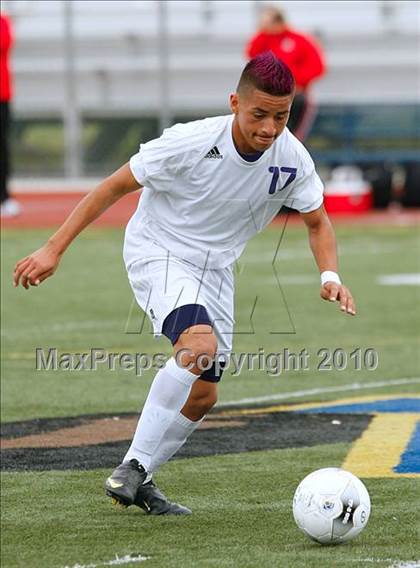 Thumbnail 1 in Mountain View vs. Oak Hills (CIF SS D6 Final) photogallery.