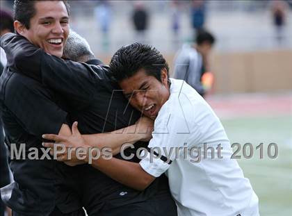 Thumbnail 1 in Mountain View vs. Oak Hills (CIF SS D6 Final) photogallery.