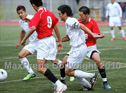 Thumbnail 2 in Mountain View vs. Oak Hills (CIF SS D6 Final) photogallery.