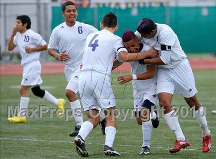 Thumbnail 2 in Mountain View vs. Oak Hills (CIF SS D6 Final) photogallery.
