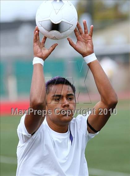 Thumbnail 2 in Mountain View vs. Oak Hills (CIF SS D6 Final) photogallery.