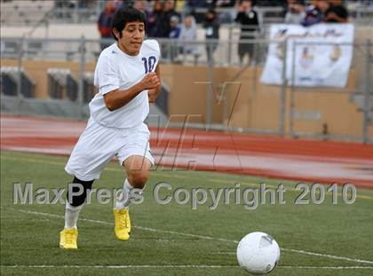 Thumbnail 2 in Mountain View vs. Oak Hills (CIF SS D6 Final) photogallery.