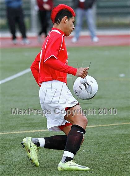 Thumbnail 2 in Mountain View vs. Oak Hills (CIF SS D6 Final) photogallery.