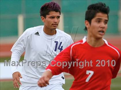 Thumbnail 3 in Mountain View vs. Oak Hills (CIF SS D6 Final) photogallery.