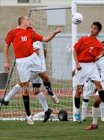 Thumbnail 3 in Mountain View vs. Oak Hills (CIF SS D6 Final) photogallery.