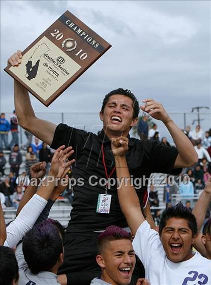 Thumbnail 3 in Mountain View vs. Oak Hills (CIF SS D6 Final) photogallery.