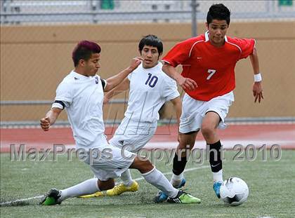 Thumbnail 1 in Mountain View vs. Oak Hills (CIF SS D6 Final) photogallery.