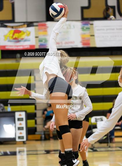 Thumbnail 2 in Lee's Summit vs Lee's Summit North photogallery.