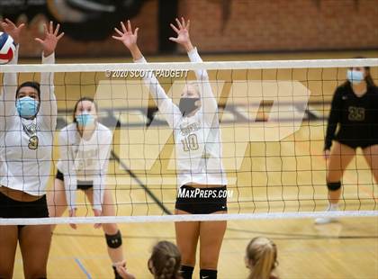 Thumbnail 2 in Lee's Summit vs Lee's Summit North photogallery.