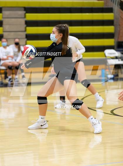 Thumbnail 3 in Lee's Summit vs Lee's Summit North photogallery.