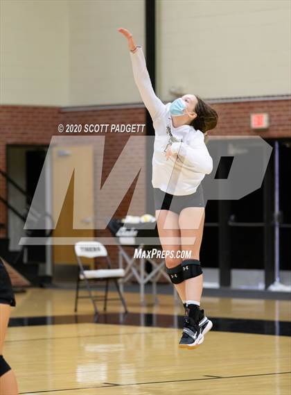 Thumbnail 3 in Lee's Summit vs Lee's Summit North photogallery.