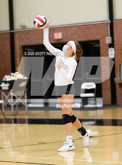 Thumbnail 2 in Lee's Summit vs Lee's Summit North photogallery.