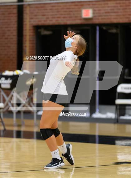 Thumbnail 3 in Lee's Summit vs Lee's Summit North photogallery.