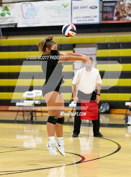Thumbnail 2 in Lee's Summit vs Lee's Summit North photogallery.