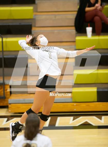 Thumbnail 2 in Lee's Summit vs Lee's Summit North photogallery.