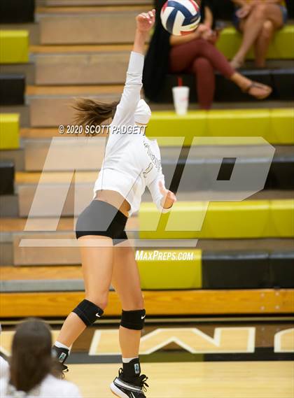 Thumbnail 3 in Lee's Summit vs Lee's Summit North photogallery.