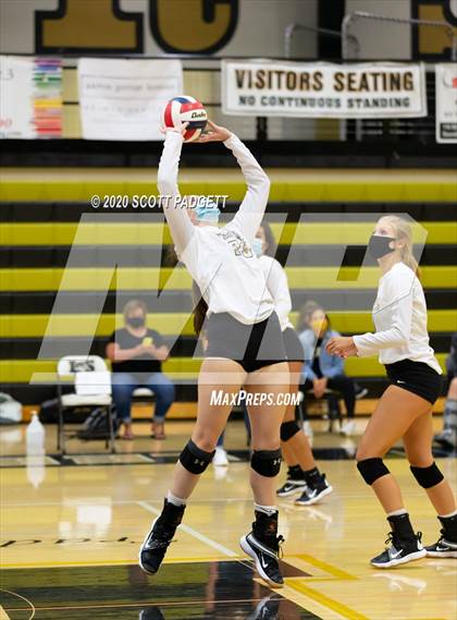 Thumbnail 1 in Lee's Summit vs Lee's Summit North photogallery.
