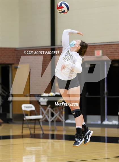 Thumbnail 2 in Lee's Summit vs Lee's Summit North photogallery.